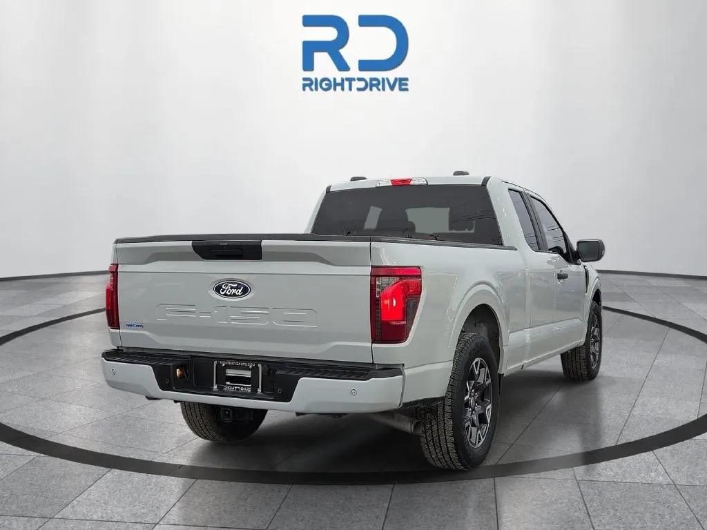 Ford F-150 photo 3