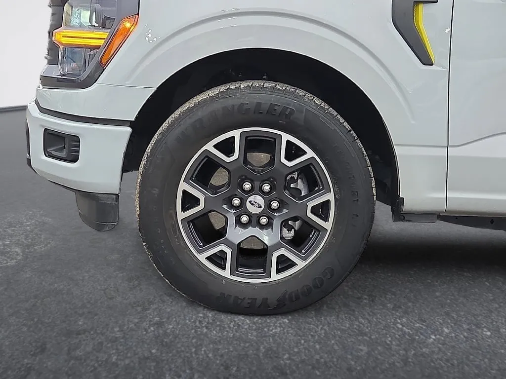 Ford F-150 photo 9