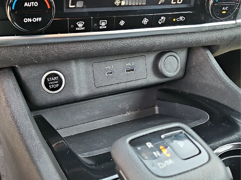 Nissan Rogue photo 24