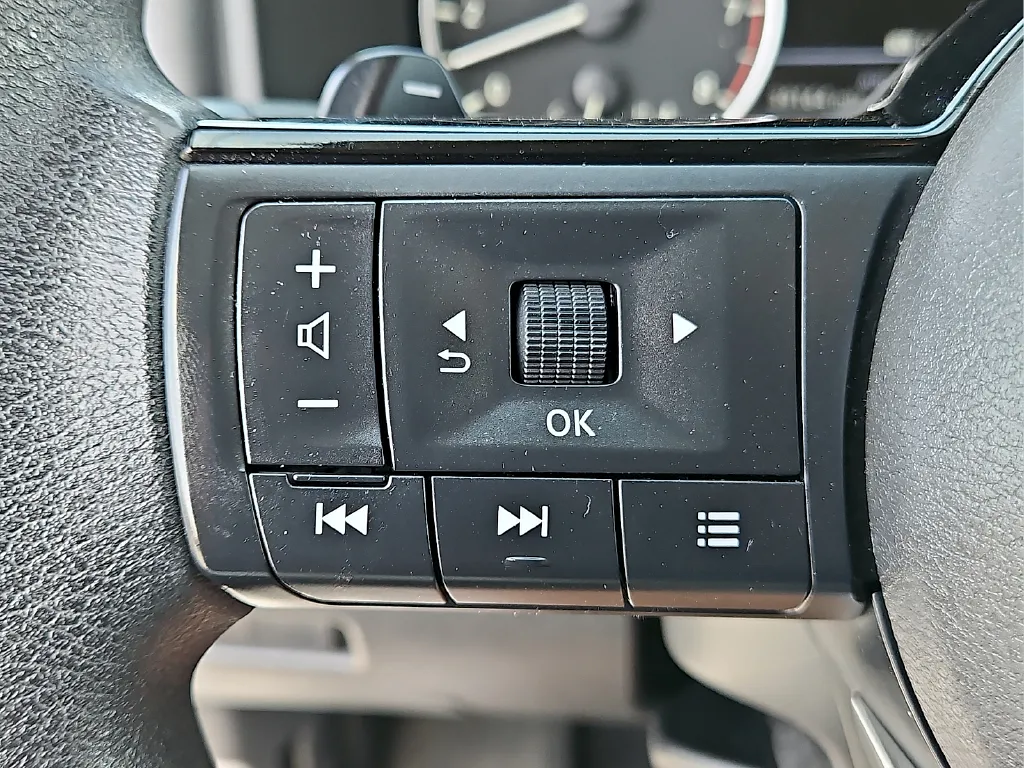 Nissan Rogue photo 22