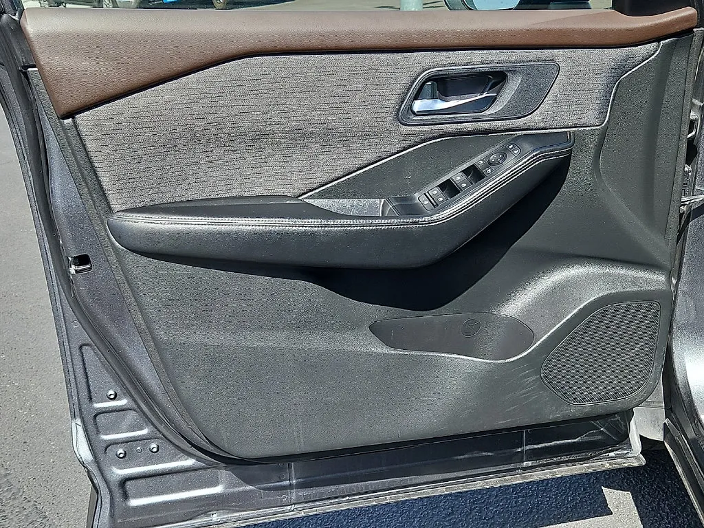 Nissan Rogue photo 15