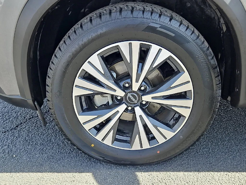 Nissan Rogue photo 9