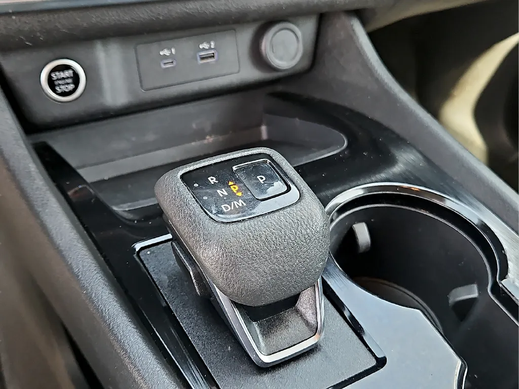Nissan Rogue photo 25