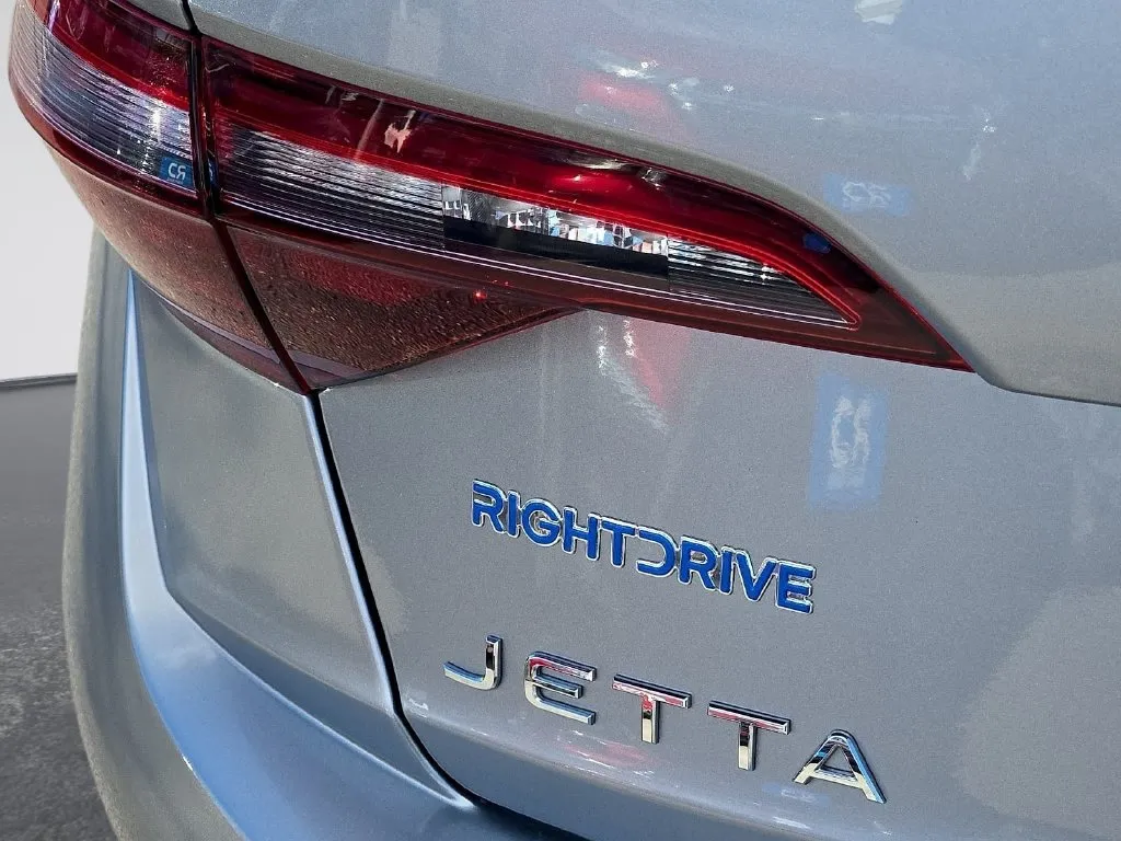 Volkswagen Jetta photo 9