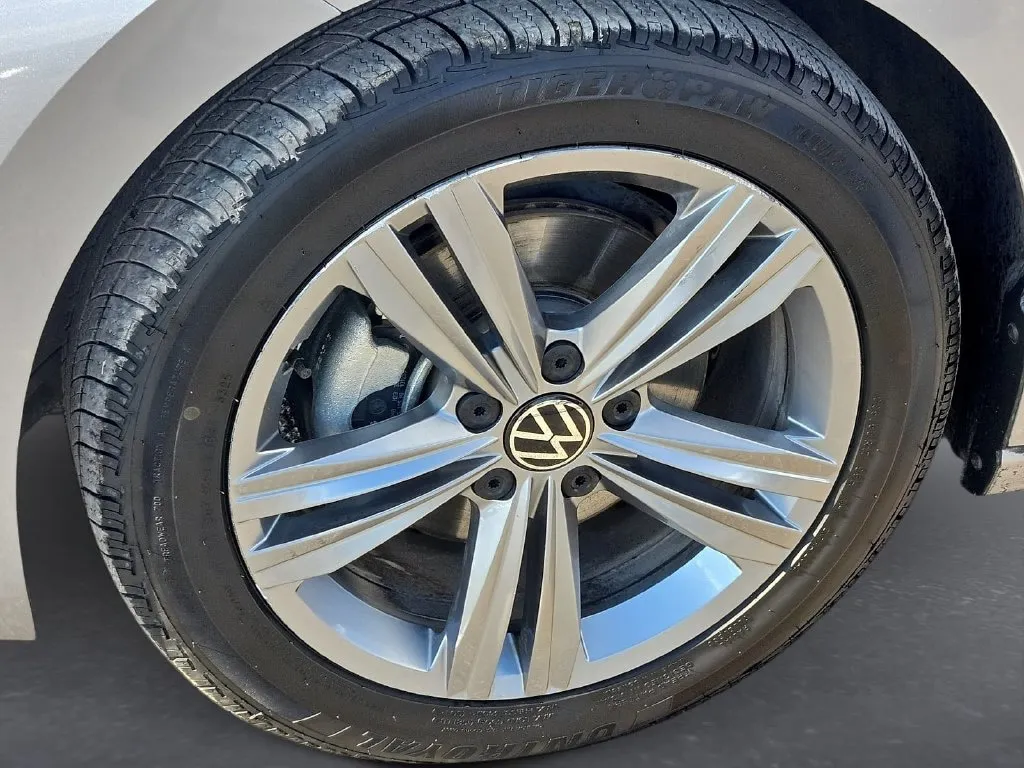 Volkswagen Jetta photo 8