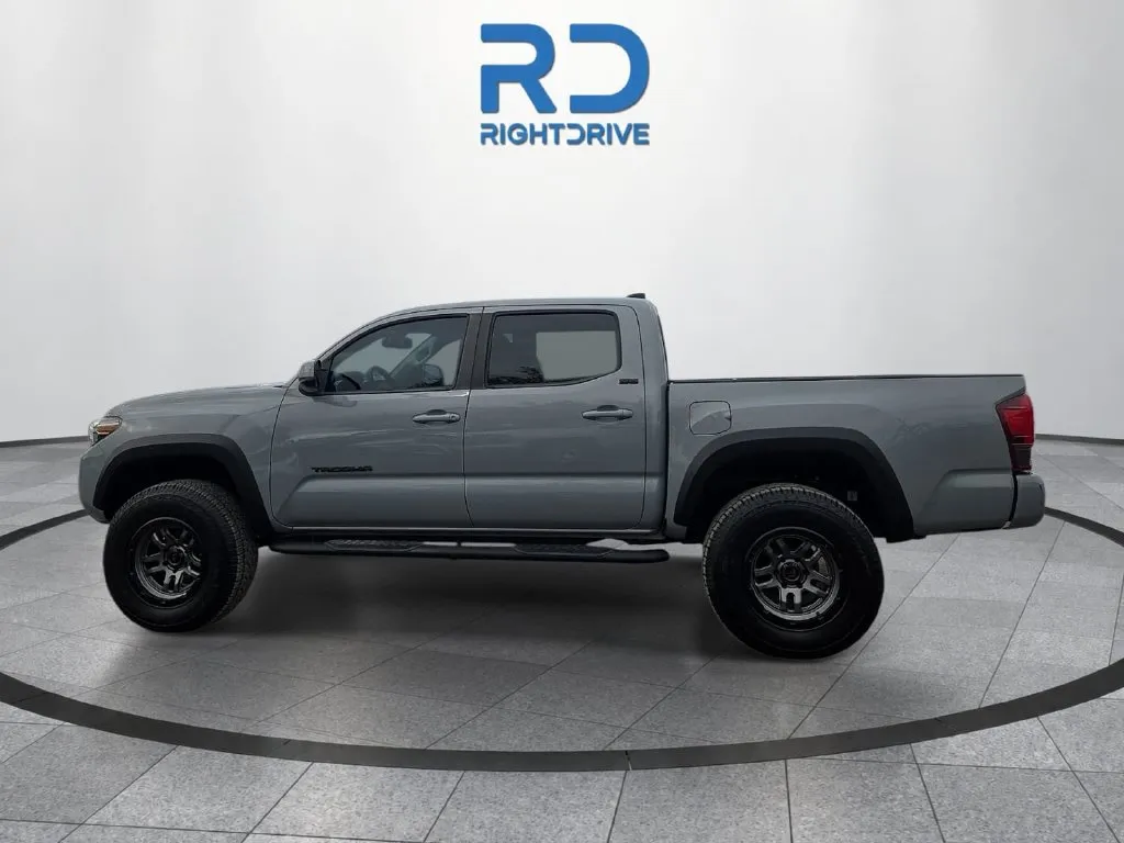 Toyota Tacoma photo 5