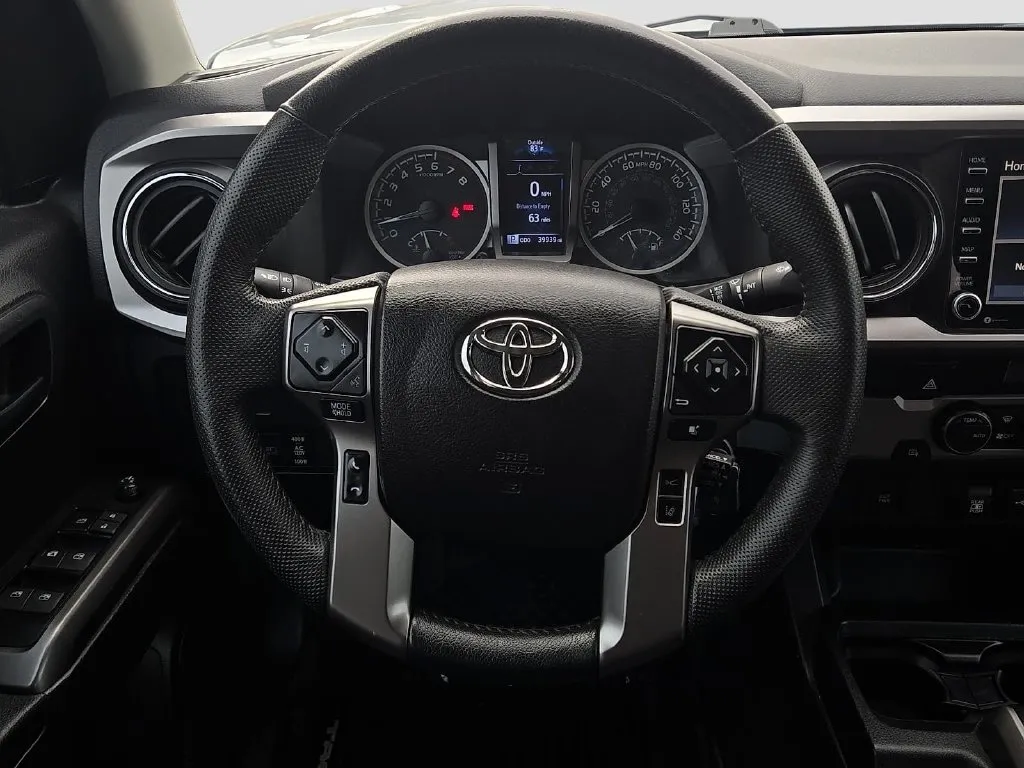 Toyota Tacoma photo 14