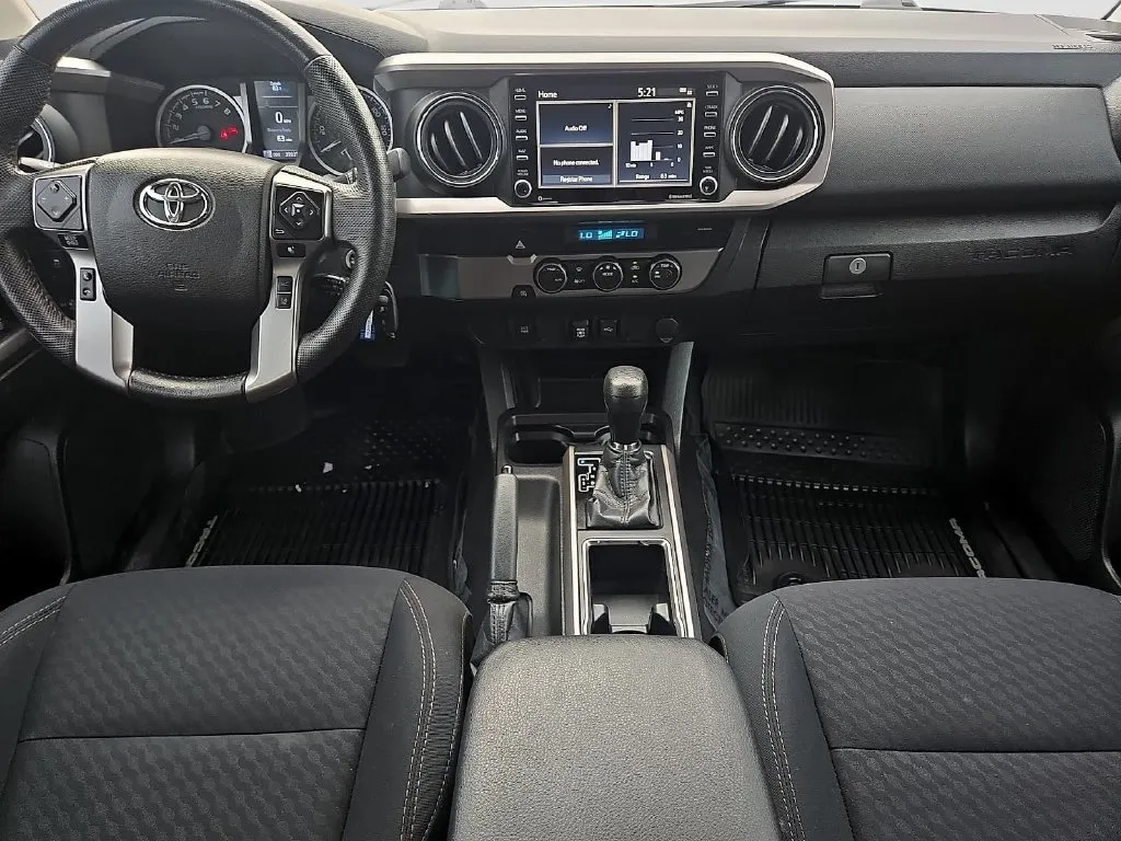 Toyota Tacoma photo 13