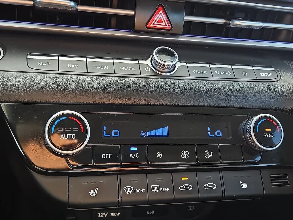 Hyundai Elantra photo 21