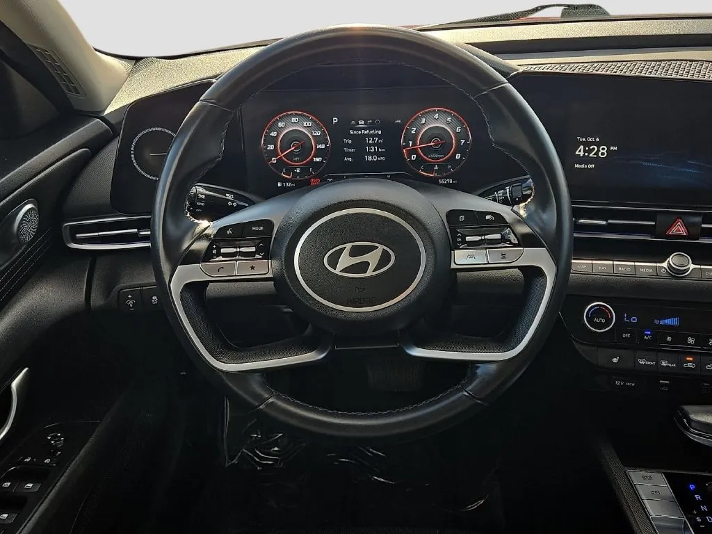 Hyundai Elantra photo 14