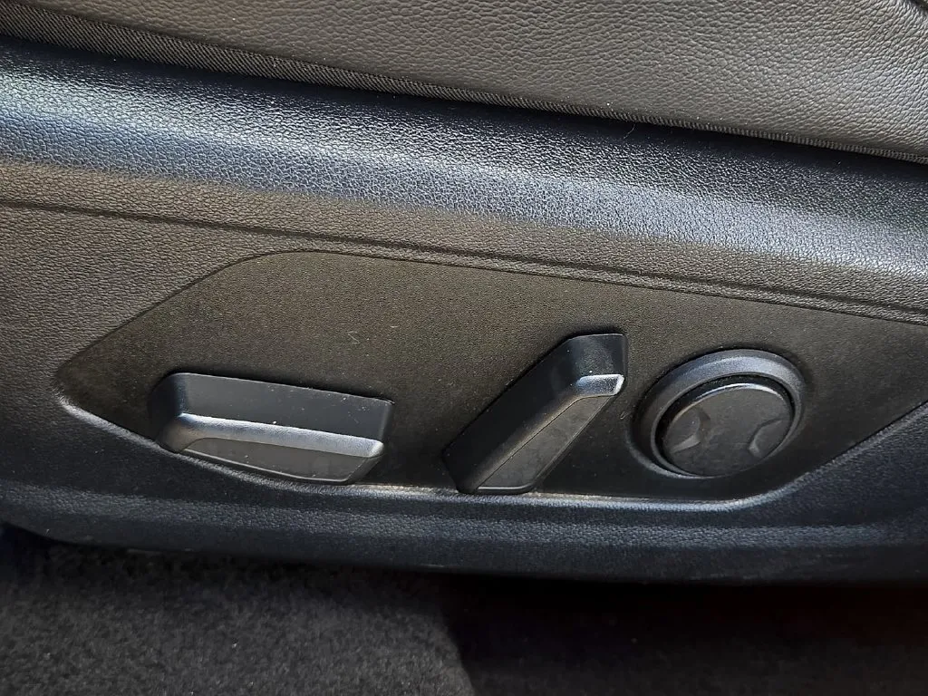 Hyundai Elantra photo 18