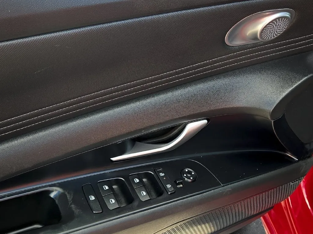 Hyundai Elantra photo 17