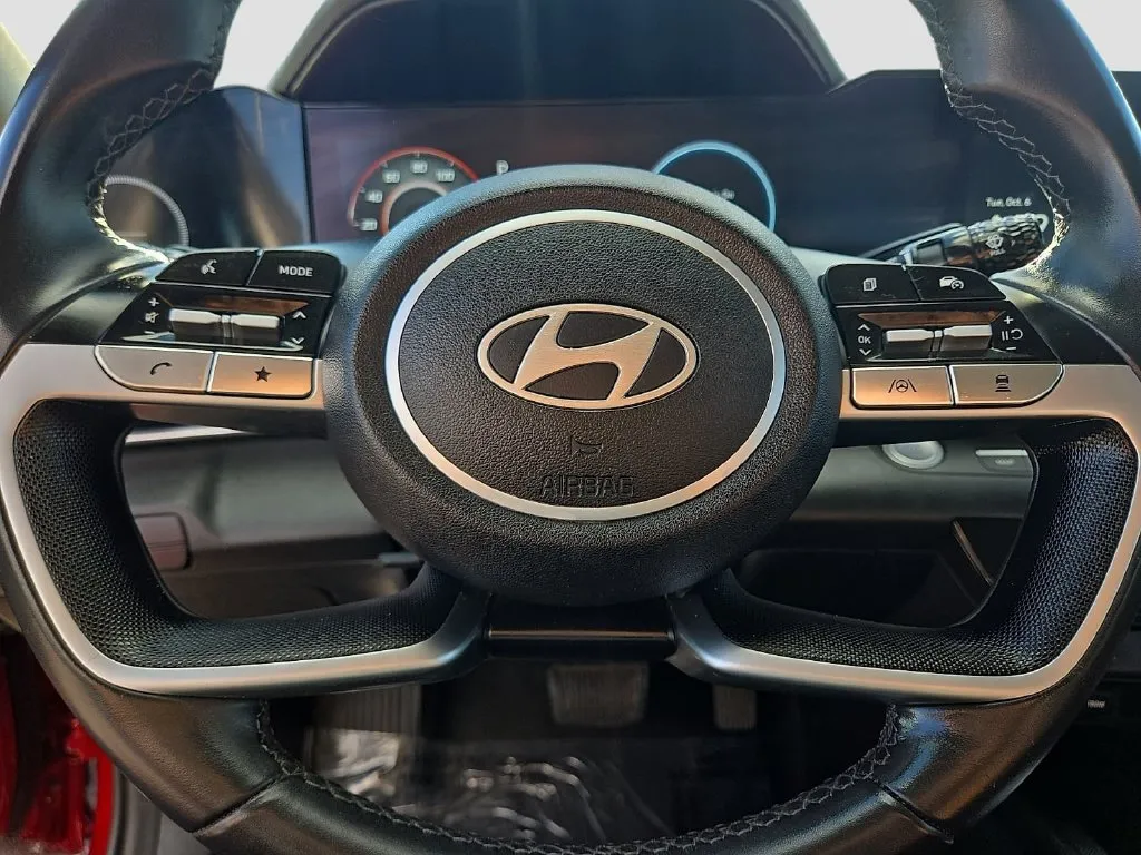 Hyundai Elantra photo 24
