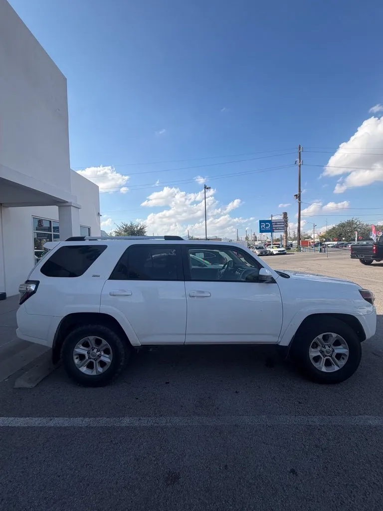 Toyota 4Runner photo 3