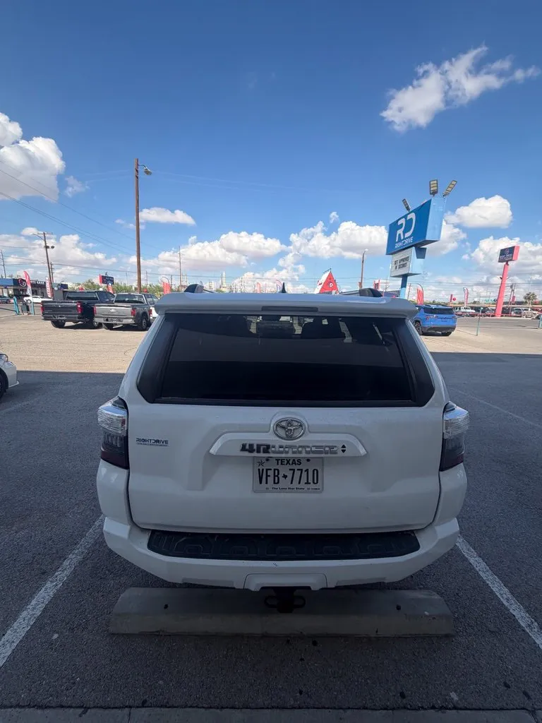 Toyota 4Runner photo 5