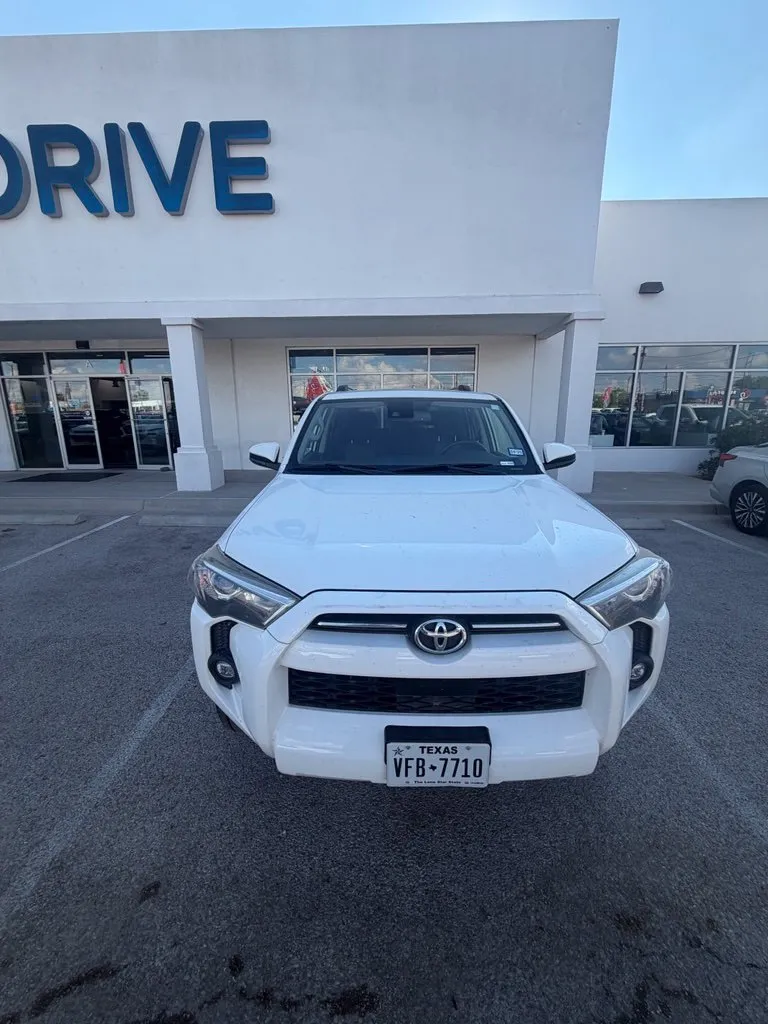 Toyota 4Runner photo 2