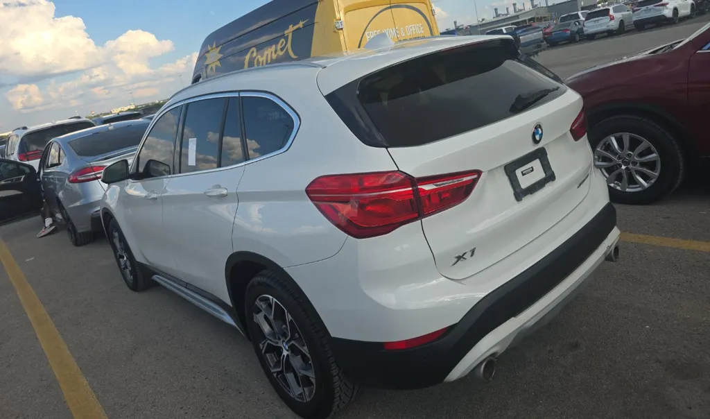BMW X1 photo 3
