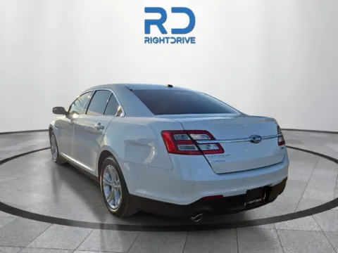 More photos of 2015 Ford Taurus SEL at RightDrive - 6930 Alameda, TX