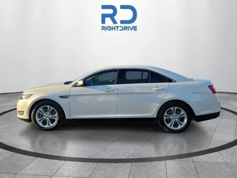 More photos of 2015 Ford Taurus SEL at RightDrive - 6930 Alameda, TX