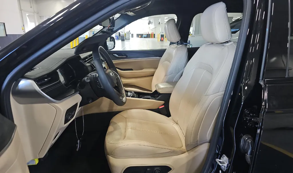 Jeep Grand Cherokee L photo 6