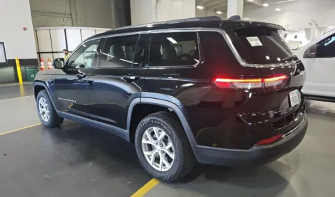 More photos of 2023 Jeep Grand Cherokee L Limited at RightDrive - 6930 Alameda, TX