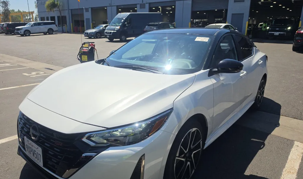Nissan Sentra photo 2