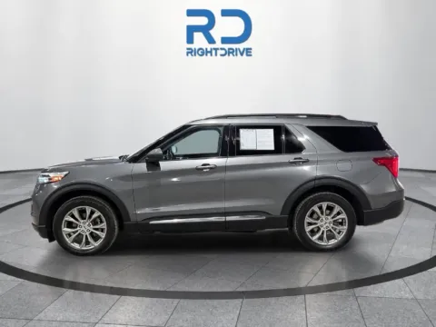 More photos of 2023 Ford Explorer XLT at RightDrive - 6930 Alameda, TX
