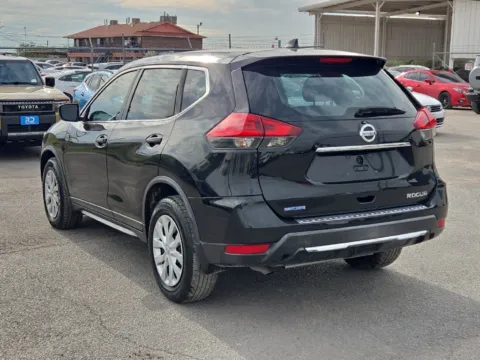 More photos of 2018 Nissan Rogue S at RightDrive - 6930 Alameda, TX