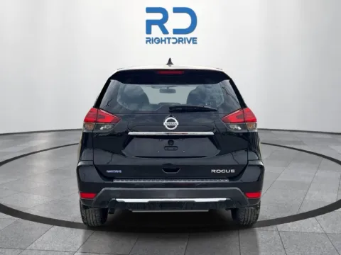 More photos of 2018 Nissan Rogue S at RightDrive - 6930 Alameda, TX