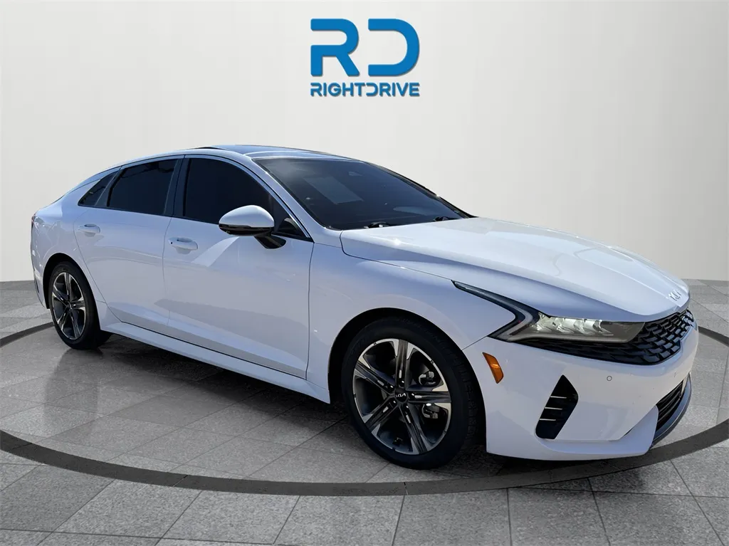 White 2022 Kia K5 EX for sale in El Paso, TX