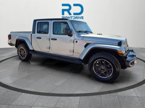 Silver 2023 Jeep Gladiator Overland for sale in El Paso, TX