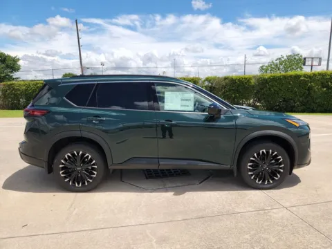 More photos of 2026 Nissan Rogue Dark Armor at Fred Haas Nissan, TX