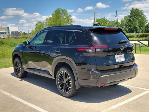 More photos of 2026 Nissan Rogue Dark Armor at Fred Haas Nissan, TX