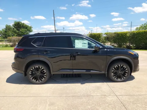 More photos of 2026 Nissan Rogue Dark Armor at Fred Haas Nissan, TX
