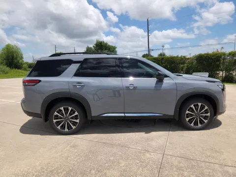More photos of 2026 Nissan Pathfinder Platinum at Fred Haas Nissan, TX