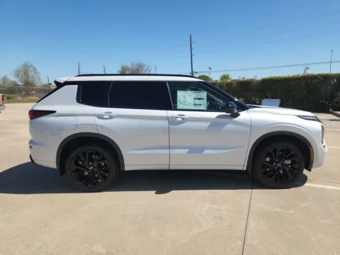 More photos of 2026 Nissan Rogue Hybrid Platinum AWD at Fred Haas Nissan, TX
