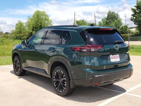 More photos of 2026 Nissan Rogue Dark Armor at Fred Haas Nissan, TX