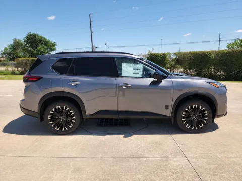 More photos of 2026 Nissan Rogue Dark Armor at Fred Haas Nissan, TX