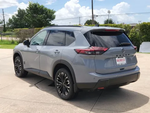 More photos of 2026 Nissan Rogue Dark Armor at Fred Haas Nissan, TX