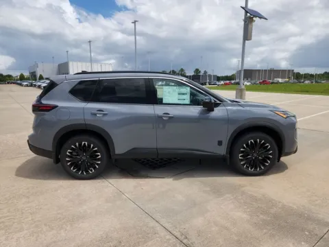 More photos of 2026 Nissan Rogue Dark Armor at Fred Haas Nissan, TX