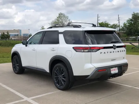 More photos of 2026 Nissan Pathfinder SL at Fred Haas Nissan, TX