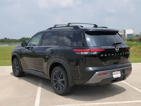 More photos of 2026 Nissan Pathfinder SL at Fred Haas Nissan, TX