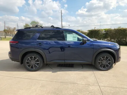 More photos of 2026 Nissan Pathfinder SL at Fred Haas Nissan, TX