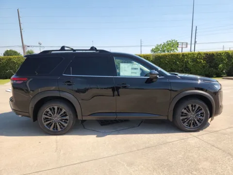 More photos of 2026 Nissan Pathfinder SL at Fred Haas Nissan, TX