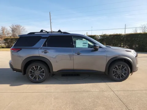 More photos of 2026 Nissan Pathfinder SL at Fred Haas Nissan, TX