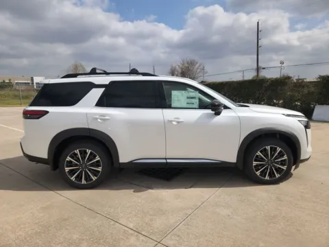 More photos of 2026 Nissan Pathfinder Platinum at Fred Haas Nissan, TX