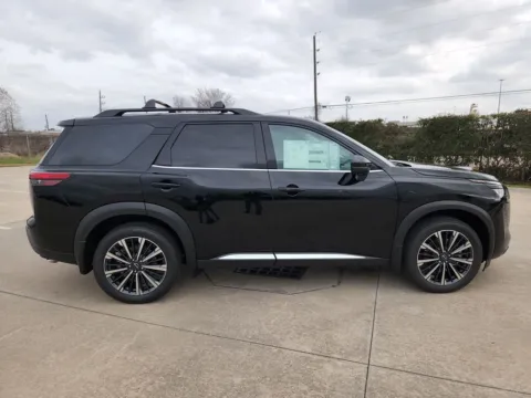 More photos of 2026 Nissan Pathfinder Platinum at Fred Haas Nissan, TX