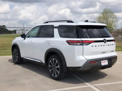 More photos of 2026 Nissan Pathfinder Platinum at Fred Haas Nissan, TX