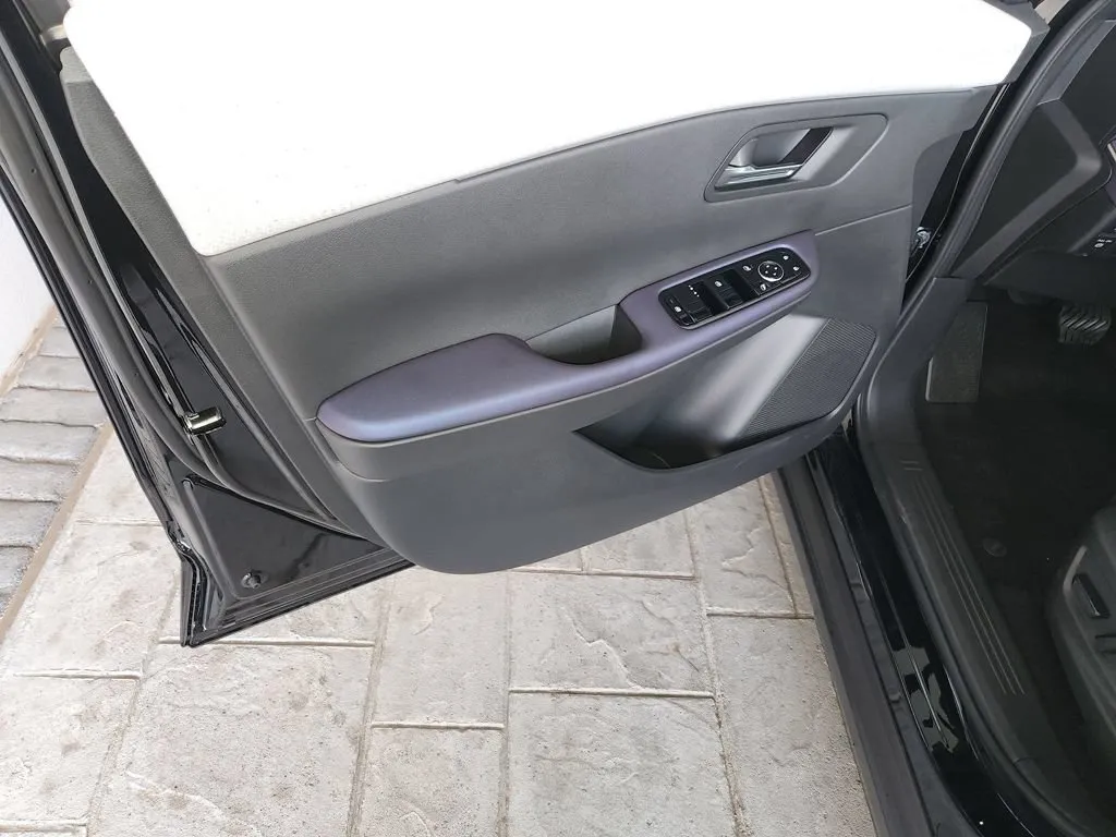 2026 Nissan LEAF SV+ - Photo 23