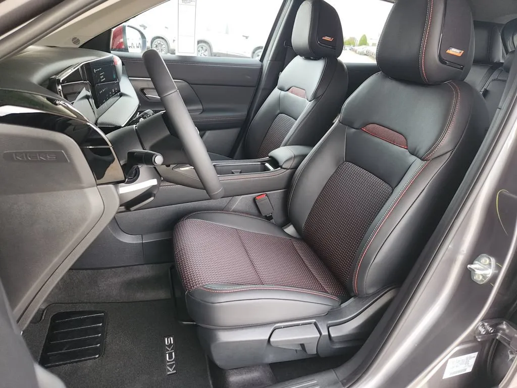 2026 Nissan KICKS SR - Photo 9